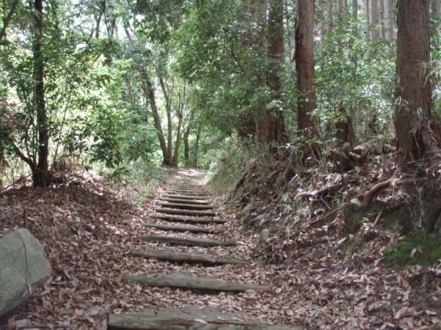 高天彦神社階段