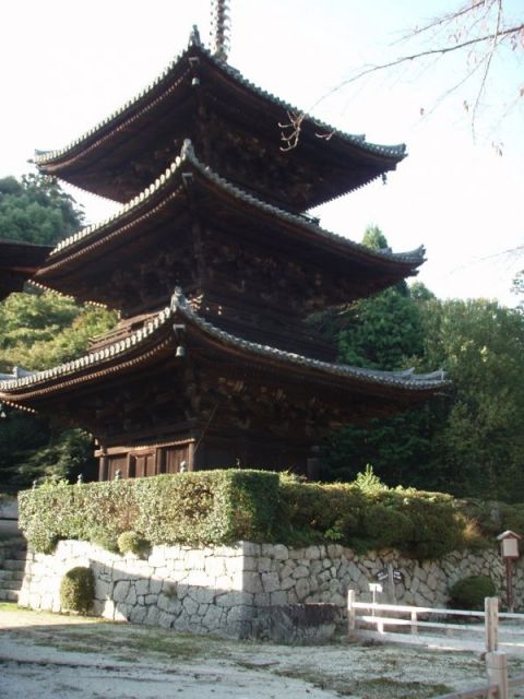 園城寺塔婆（