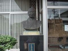 延塚筋奉行の銅像