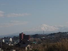 鳥海山が