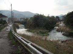 紫川と東谷川合流地点