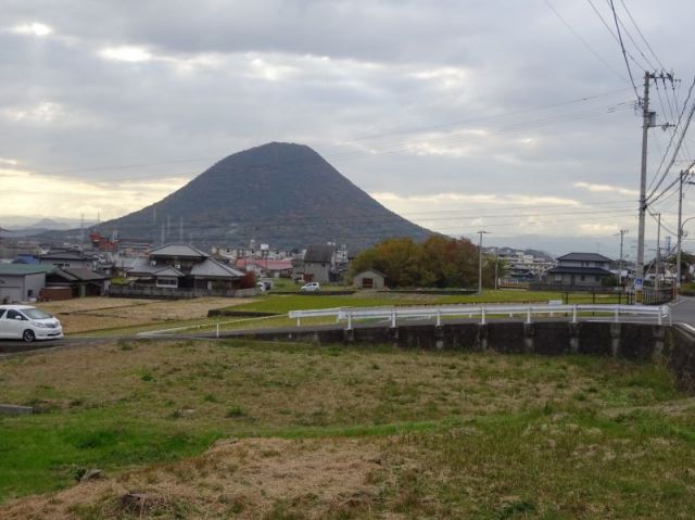 飯野山